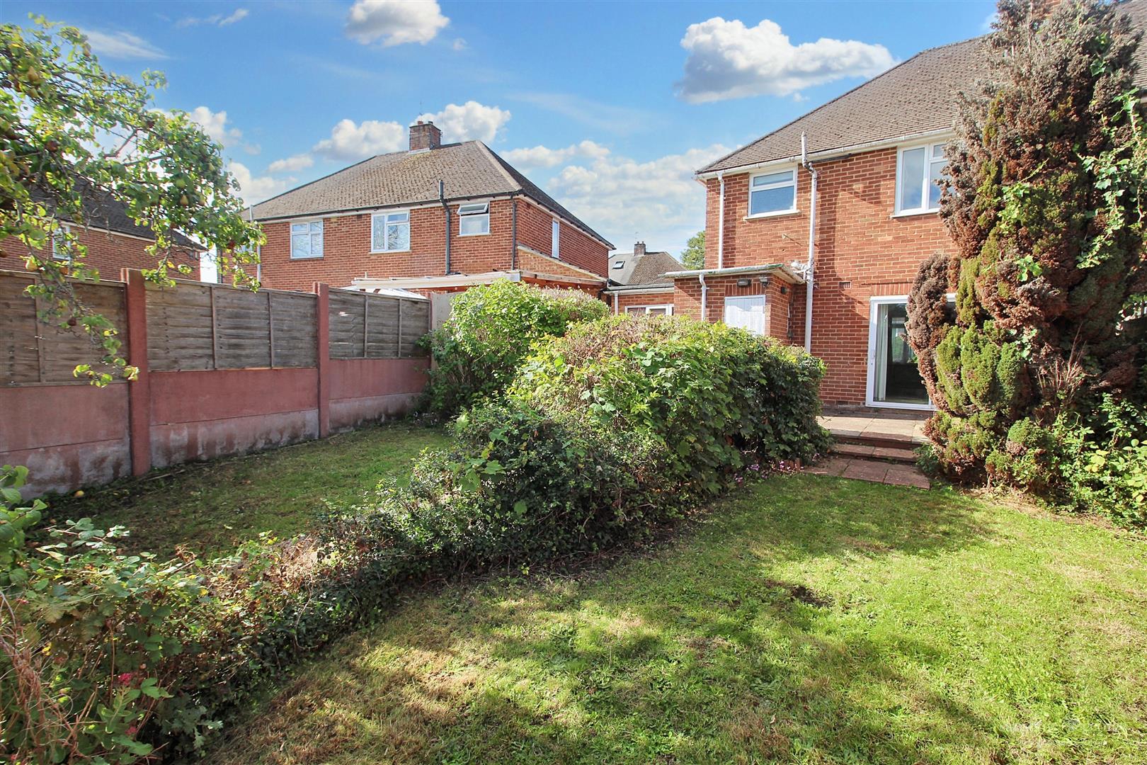 Links Drive, Tilehurst, Reading